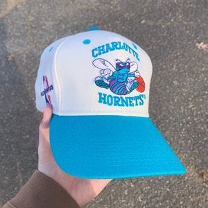 90’s Vintage Hornets Fitted Hat